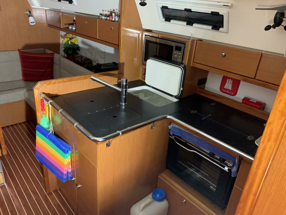 Segelyacht Bavaria Cruiser 36 Sailing World Yacht Brokers Heiligenhafen 10