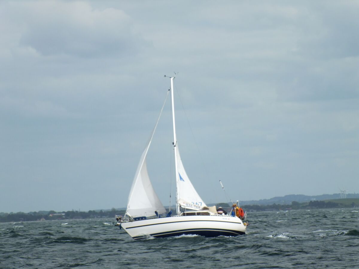 Segelyacht Hai 760 Decksalon Sailing World Yachtmakler 2