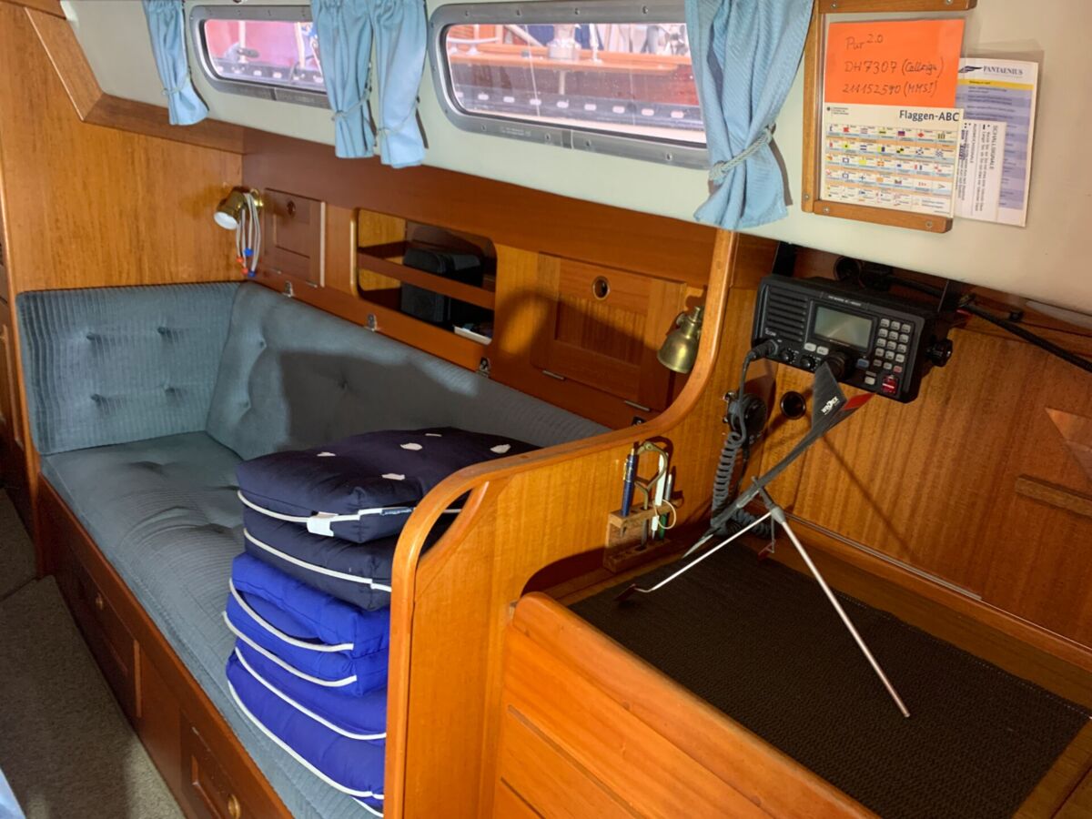 Segelyacht Hallberg-Rassy 29 Sailing World Yachtbrokers 27