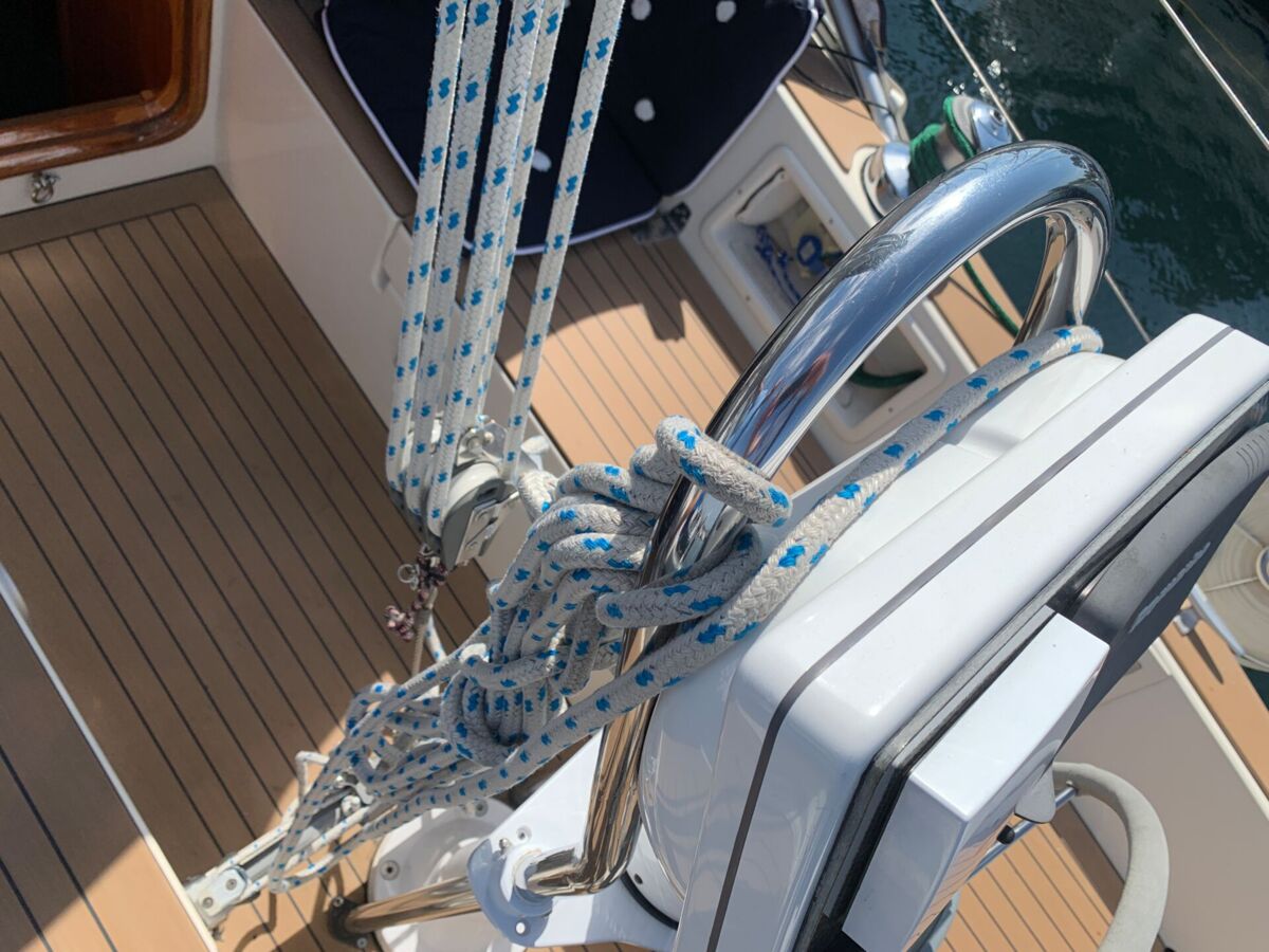 Segelyacht Hallberg-Rassy 34 Sailing World Yachtbrokers 51
