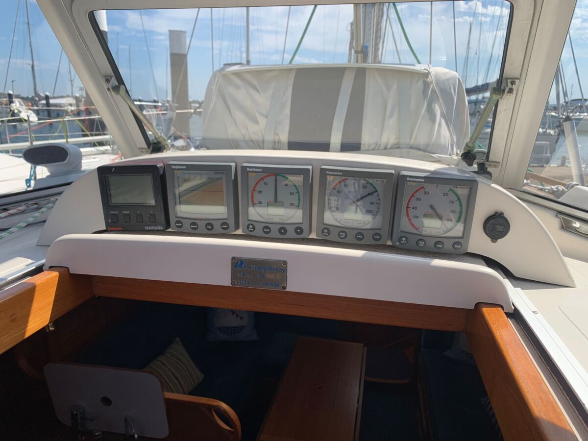 Segelyacht Hallberg-Rassy 34 Sailing World Yachtbrokers 55