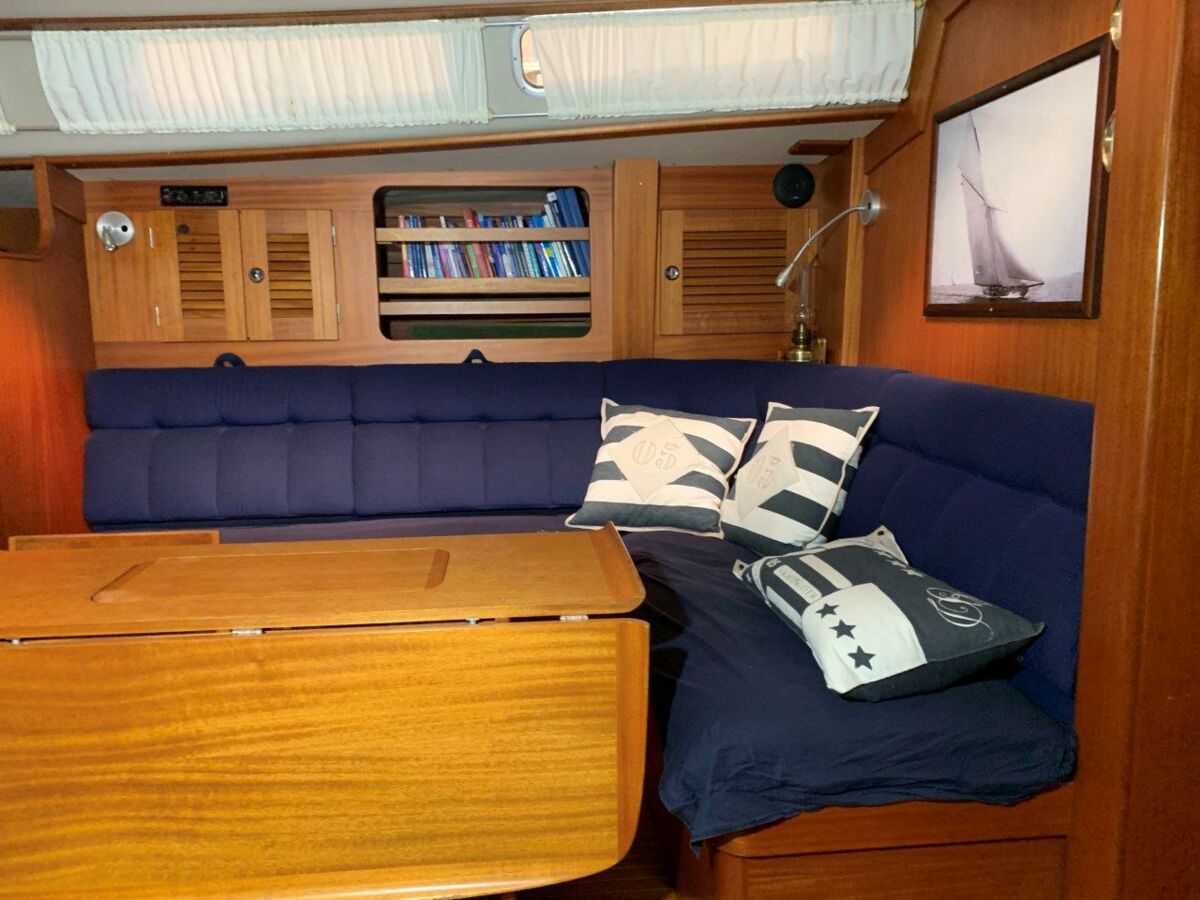 Segelyacht Hallberg-Rassy 45 Sailing World Yachtmakler   (8)