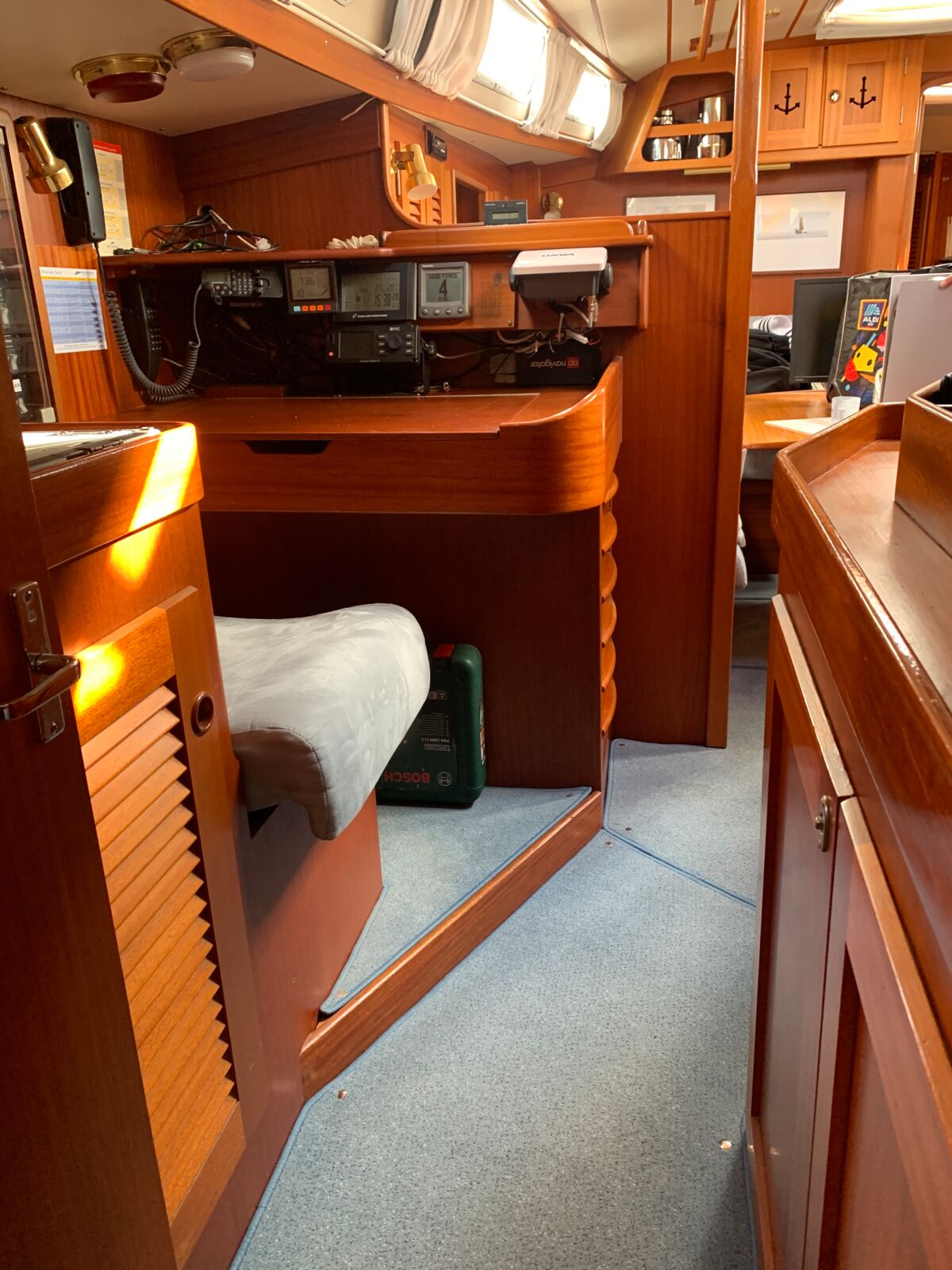 Segelyacht Hallberg-Rassy 45 Sailing World Yachtmakler Heiligenhafen 77