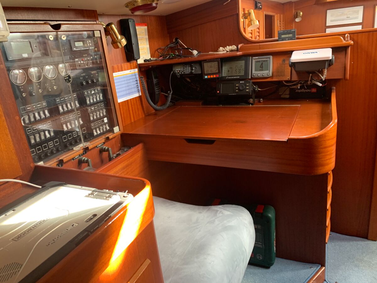 Segelyacht Hallberg-Rassy 45 Sailing World Yachtmakler Heiligenhafen 78