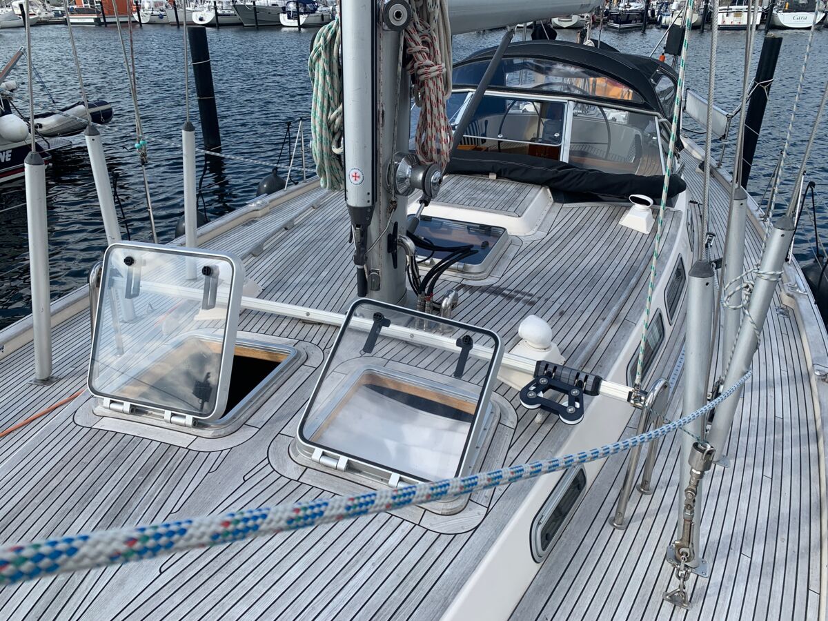 Segelyacht Hallberg-Rassy 45 Sailing World Yachtmakler Heiligenhafen 8