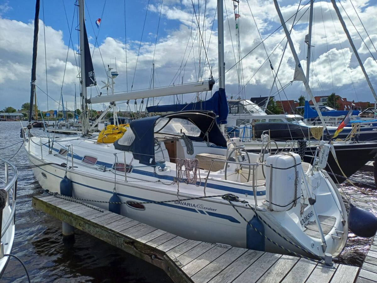 Bavaria 42-Cruiser-Gebrauchtyacht-Sailing-World-Yachtbrokers-1