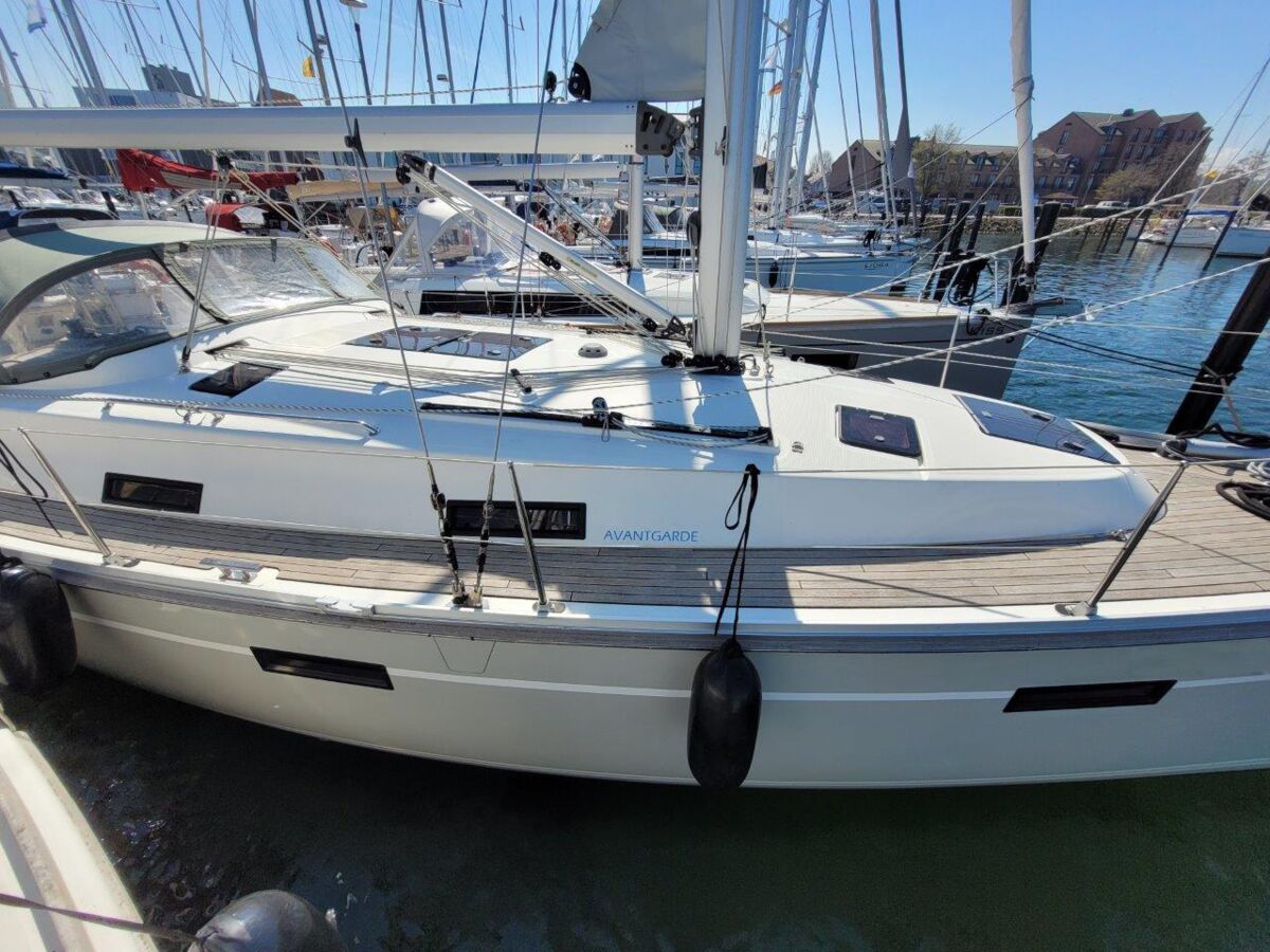 Bavaria Cruiser 36-3 Sailing World Yachtmakler 1