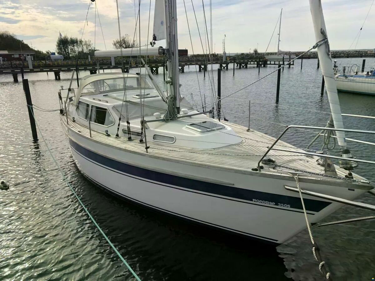 Decksalon Segelyacht Nordship 35 DS Sailing World Yachtmakler 3