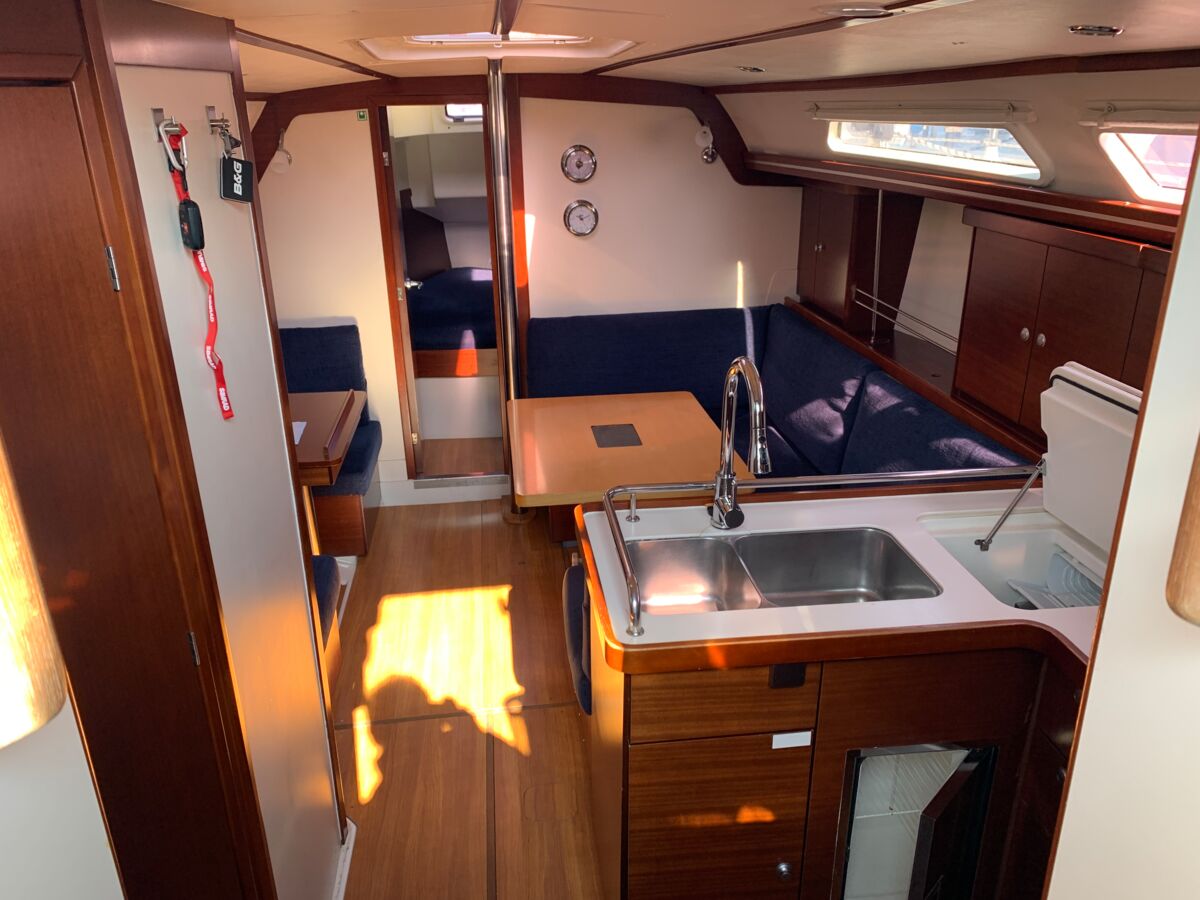 Hanse 370