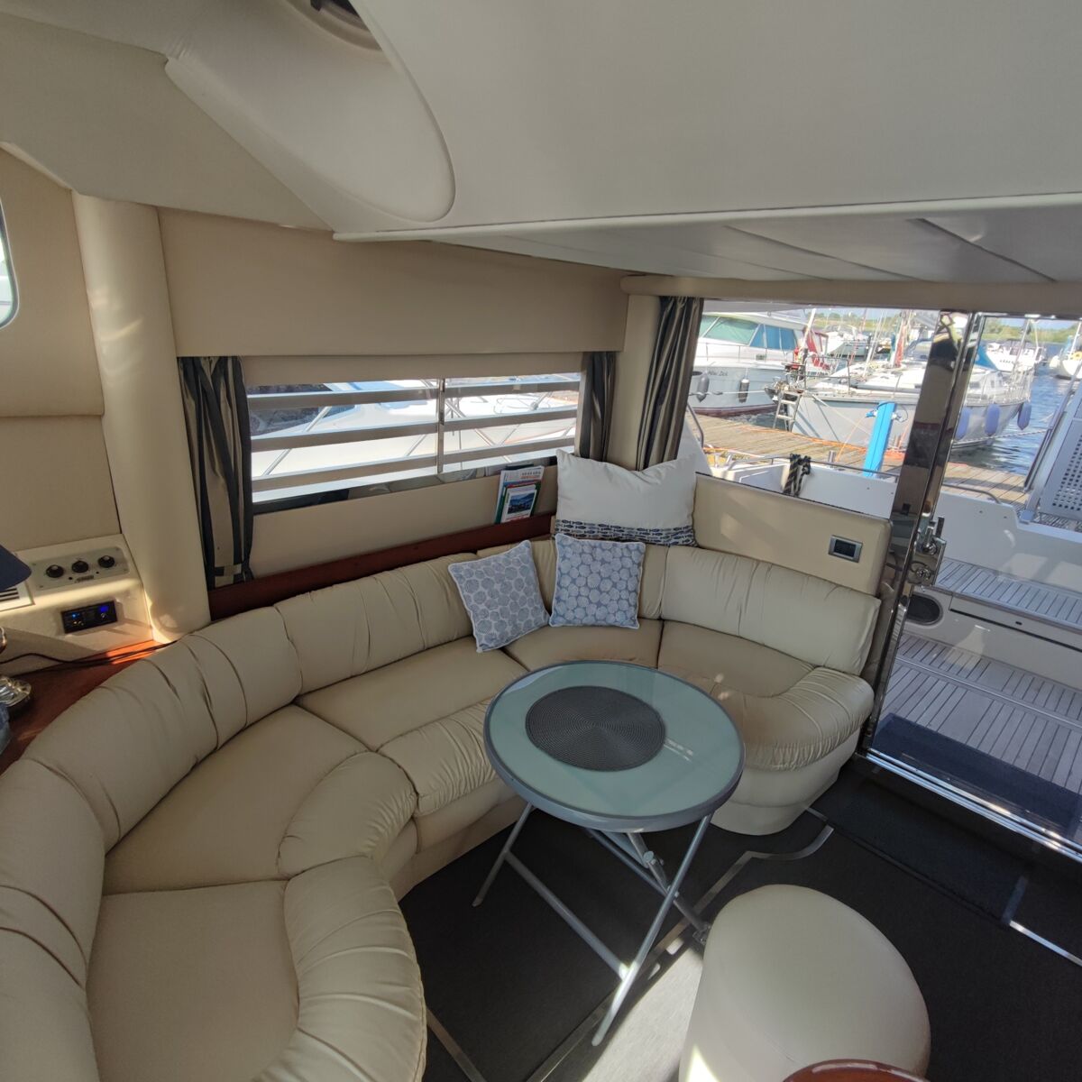 Motoryacht Fairline Squadron 50 Sailing World Yachtbrokers 4