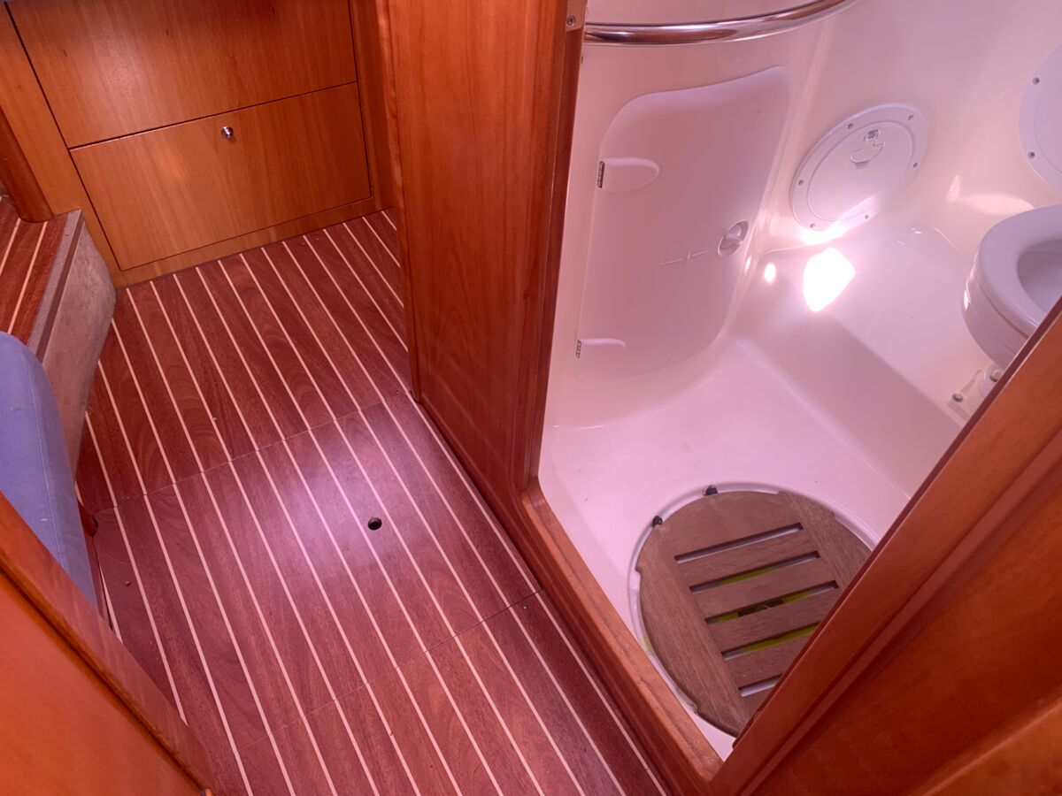 Sailing Yacht Bavaria 40 Cruiser Sailing World Yachtmakler Heiligenhafen 13
