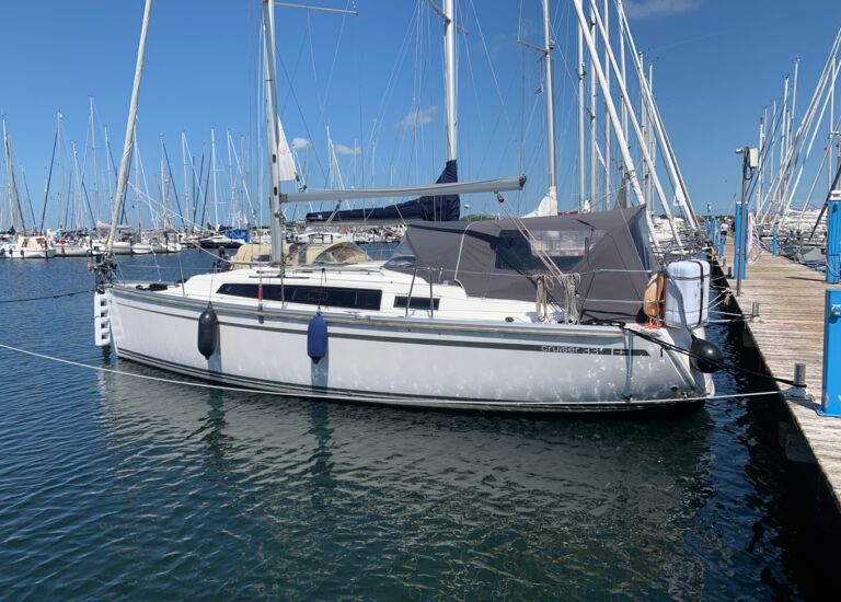 Sailing Yacht Bavaria Cruiser 33 Sailingworld Yachtbrokers Heiligenhafen 1