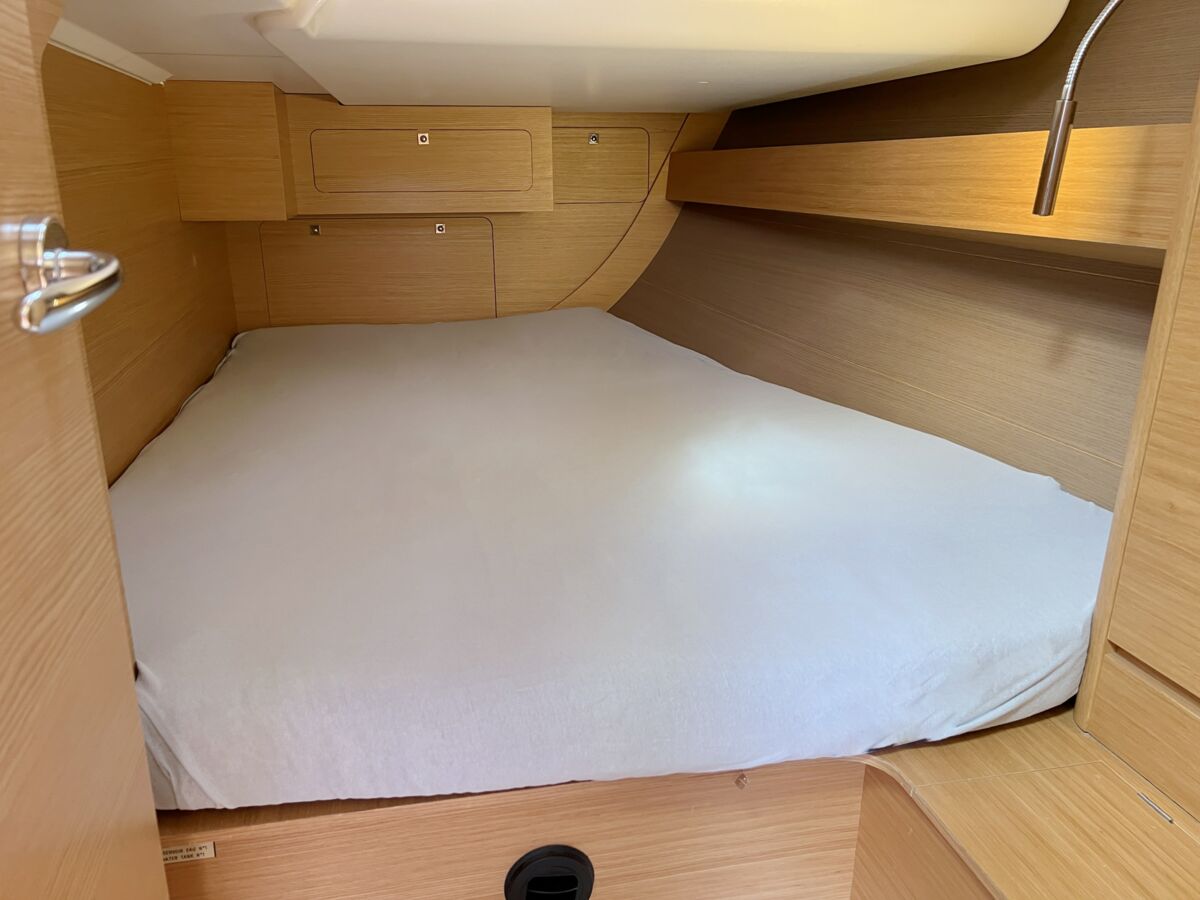 Sailing Yacht Dufour 382 Sailing World Yachtbrokers Heiligenhafen 8