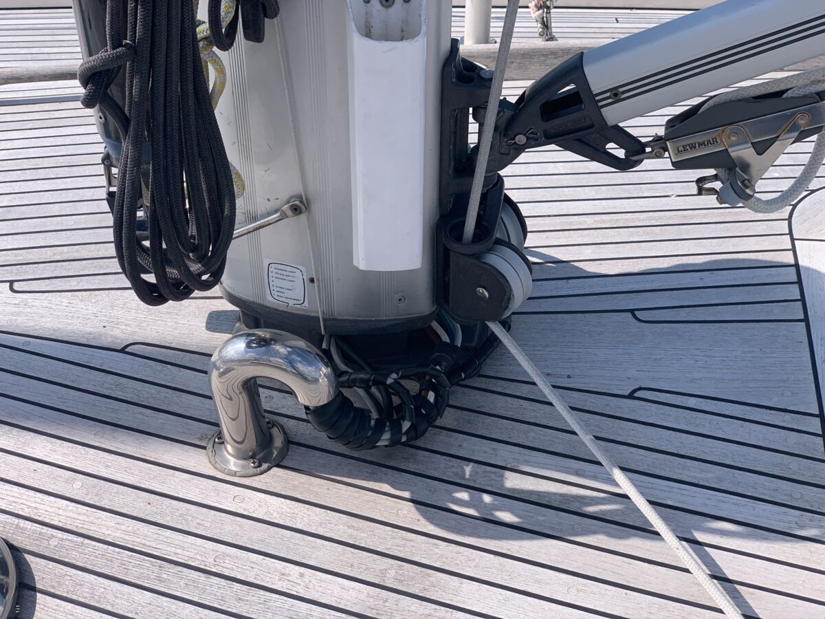 Sailing Yacht Hallberg-Rassy 42 F Sailing World Yachtbrokers Heiligenhafen 15