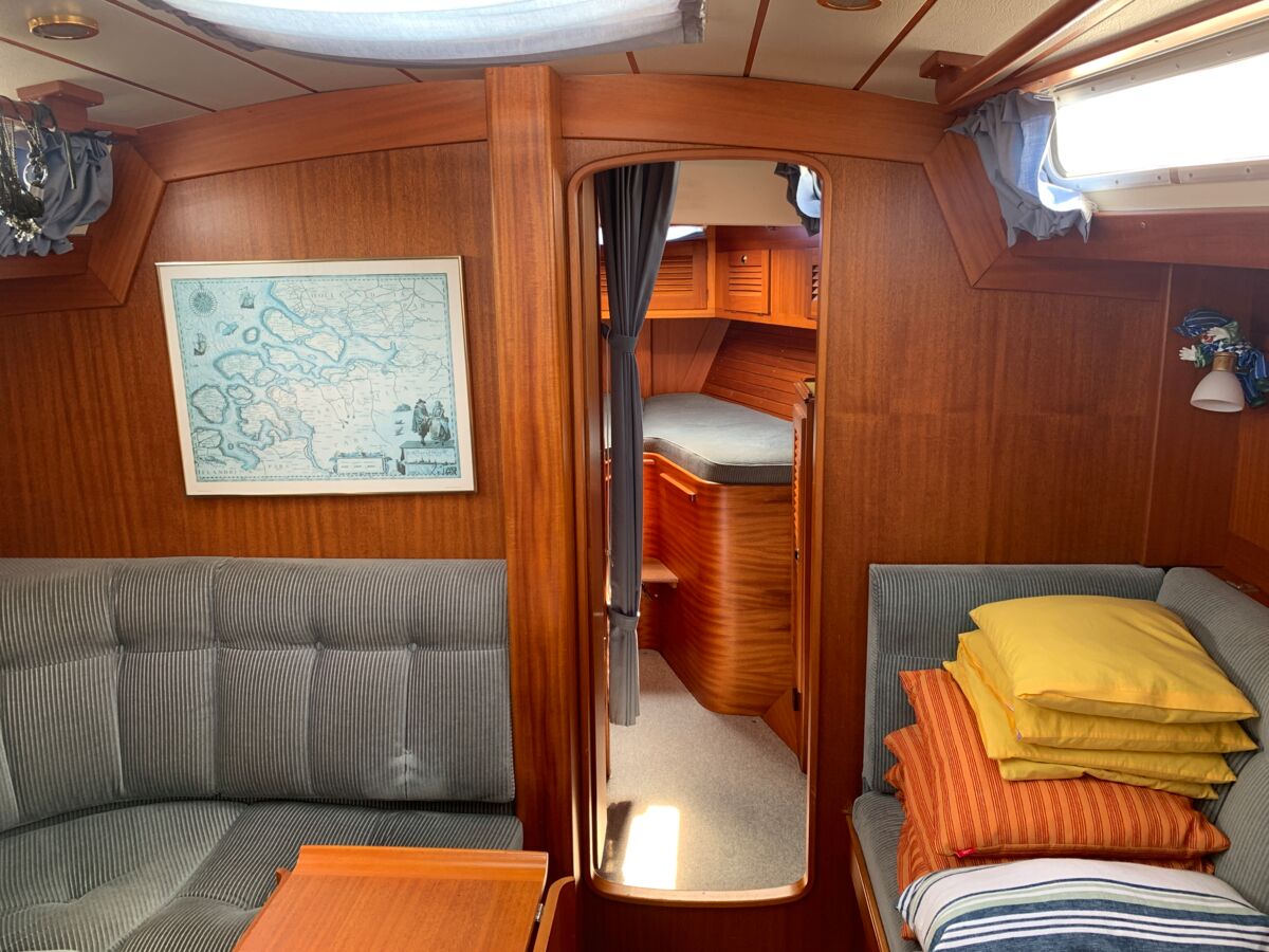 Sailing Yacht Hallberg-Rassy 42 F Sailing World Yachtbrokers Heiligenhafen 32
