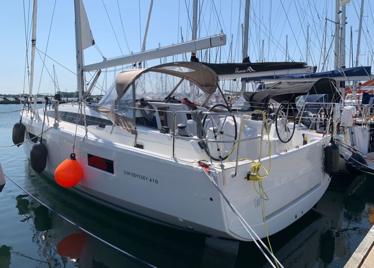Sailing Yacht Jeanneau Sun Odyssey 410 Sailing World Yachtbrokers 1