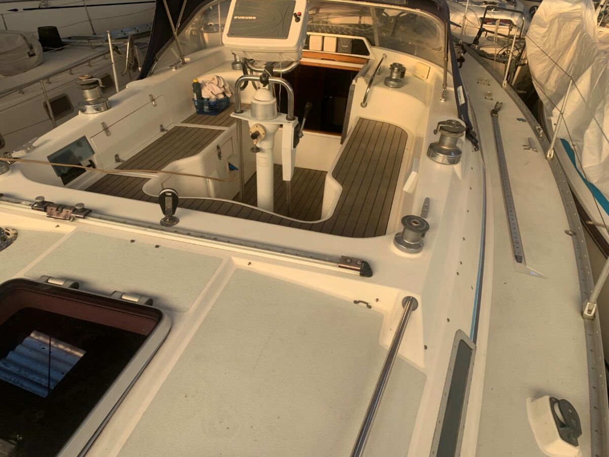 Sailing Yacht Moody 37 Sailing World Yachtbrokers 6