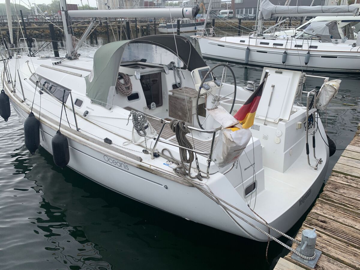 Sailing yacht Beneteau Oceanis 37 Sailing World Yachtbrokers Heiligenhafen 5