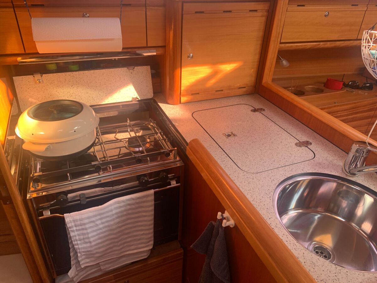 Segelyacht Bavaria 31 Cruiser Sailing World Yachtbrokers Heiligenhafen 12