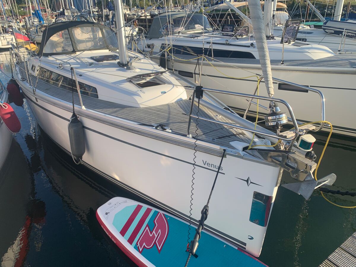 Segelyacht Bavaria Cruiser 33 Sailing World Yachtbrokers Heiligenhafen 1