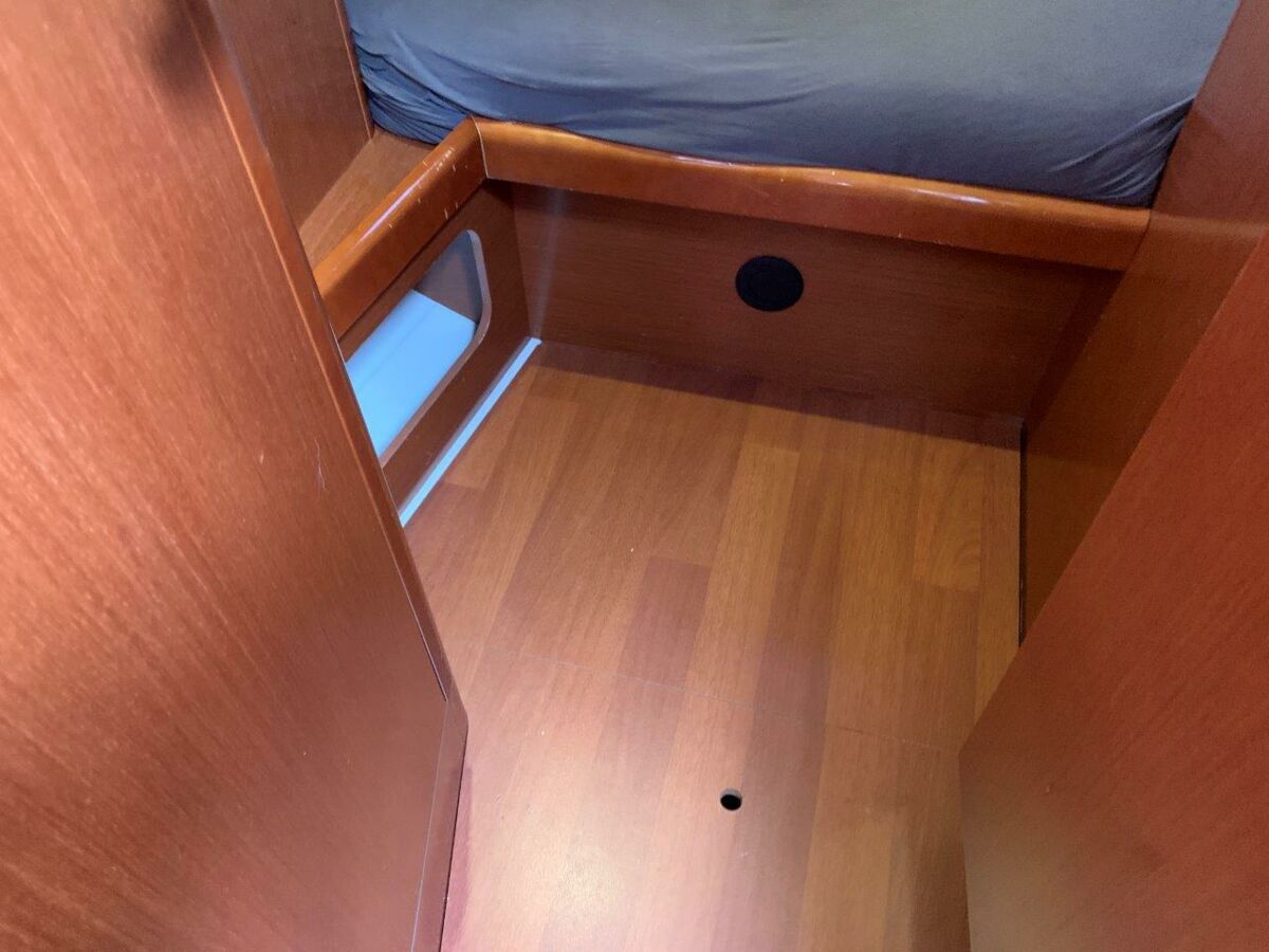 Segelyacht Beneteau Oceanis 46 Sailing World Yachtmakler 70
