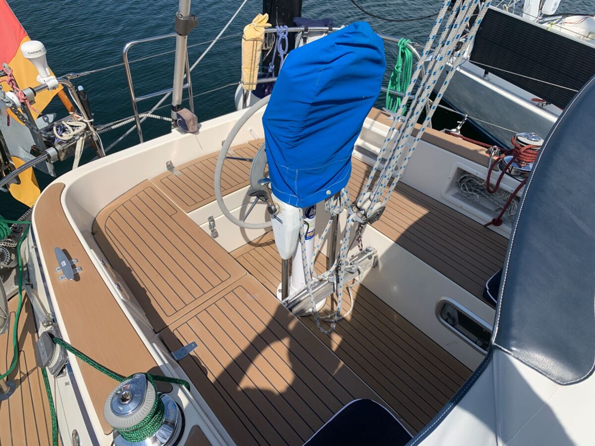 Segelyacht Hallberg-Rassy 34 Sailing World Yachtbrokers 64