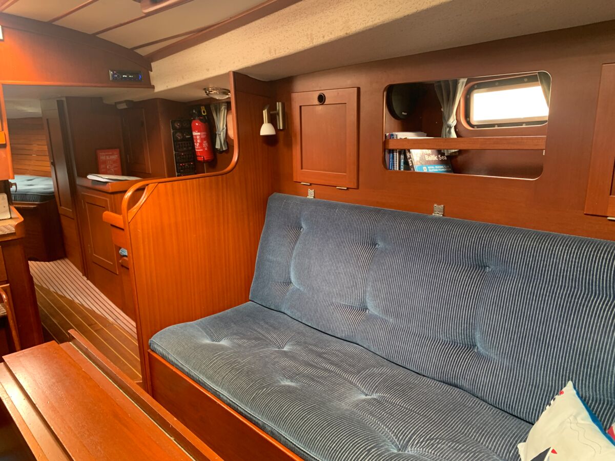 Segelyacht Hallberg-Rassy 352 Scandinavia by Sailing World Yachtbrokers Heiligenahafen 23