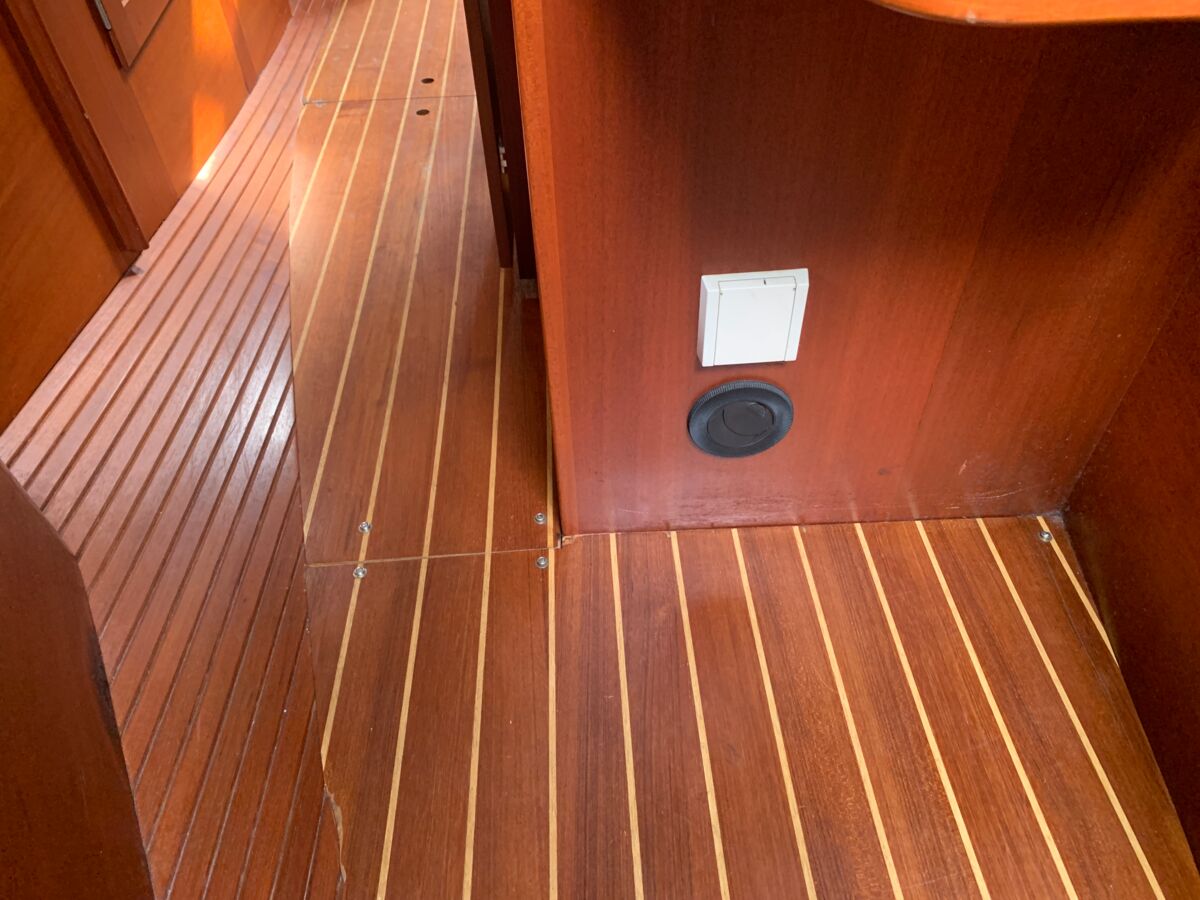 Segelyacht Hallberg-Rassy 352 Scandinavia by Sailing World Yachtbrokers Heiligenahafen 34