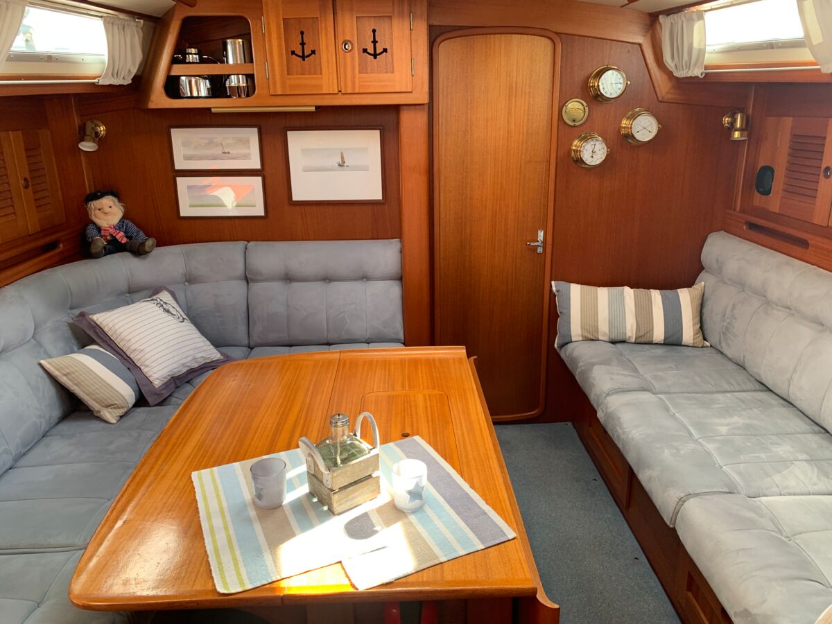 Segelyacht Hallberg-Rassy 45 Sailing World Yachtmakler Heiligenhafen 46