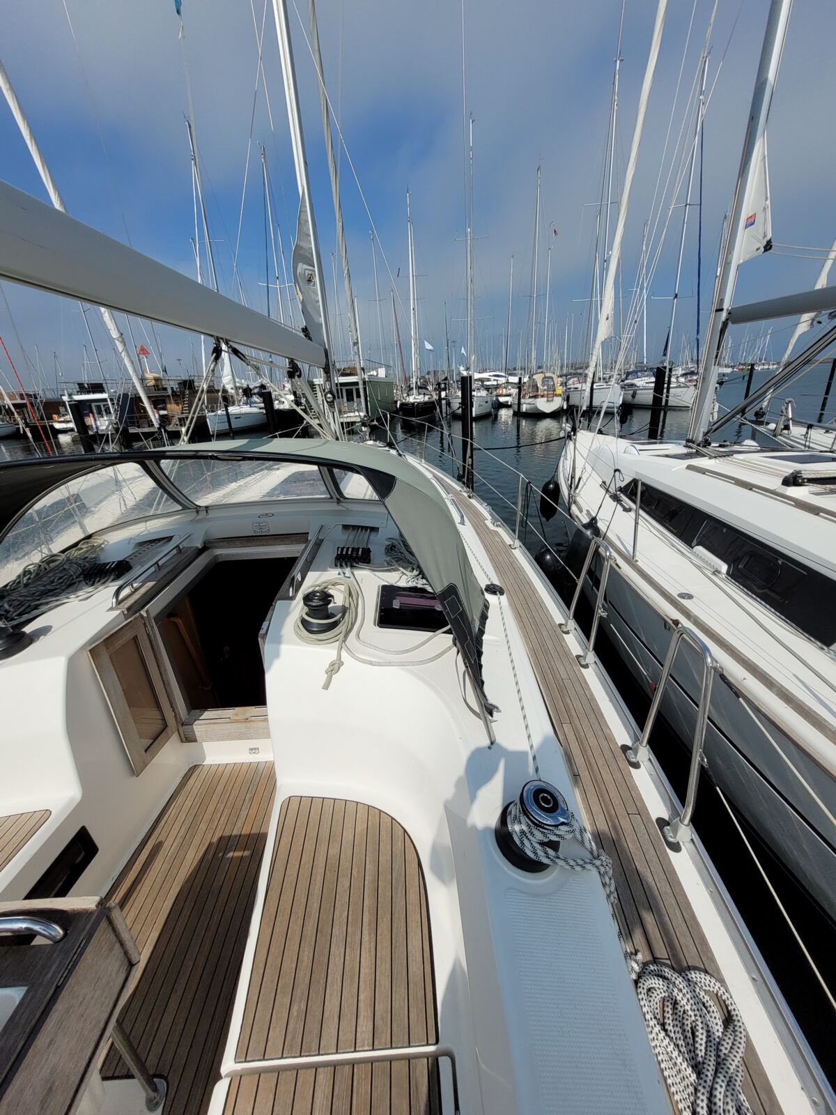 Bavaria Cruiser 36-3 Sailing World Yachtmakler 52