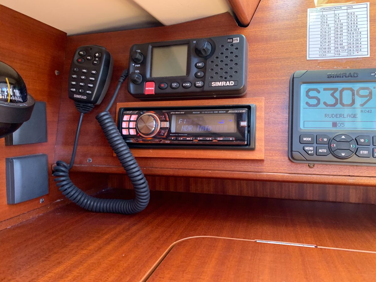 Decksalon Segelyacht Vilm 41 DS Sailing World Yachtmakler Heiligenhafen 46