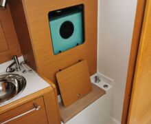 Jeanneau Sun Odyssey 449 Sailing World 17