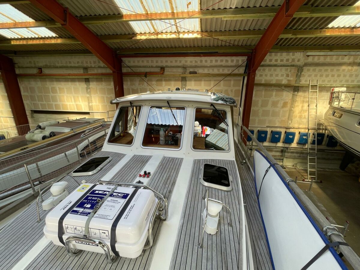 Motorsegler Nauticat 33 Sailing World Yachtmakler 53