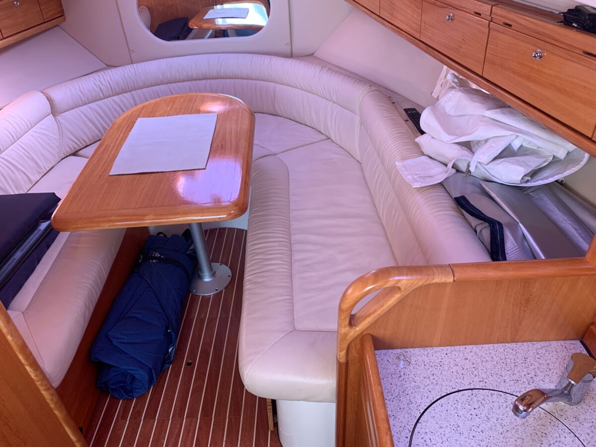 Motoryacht Bavaria 29 Sport Sailing World Yachtbrokers Heiligenhafen 6