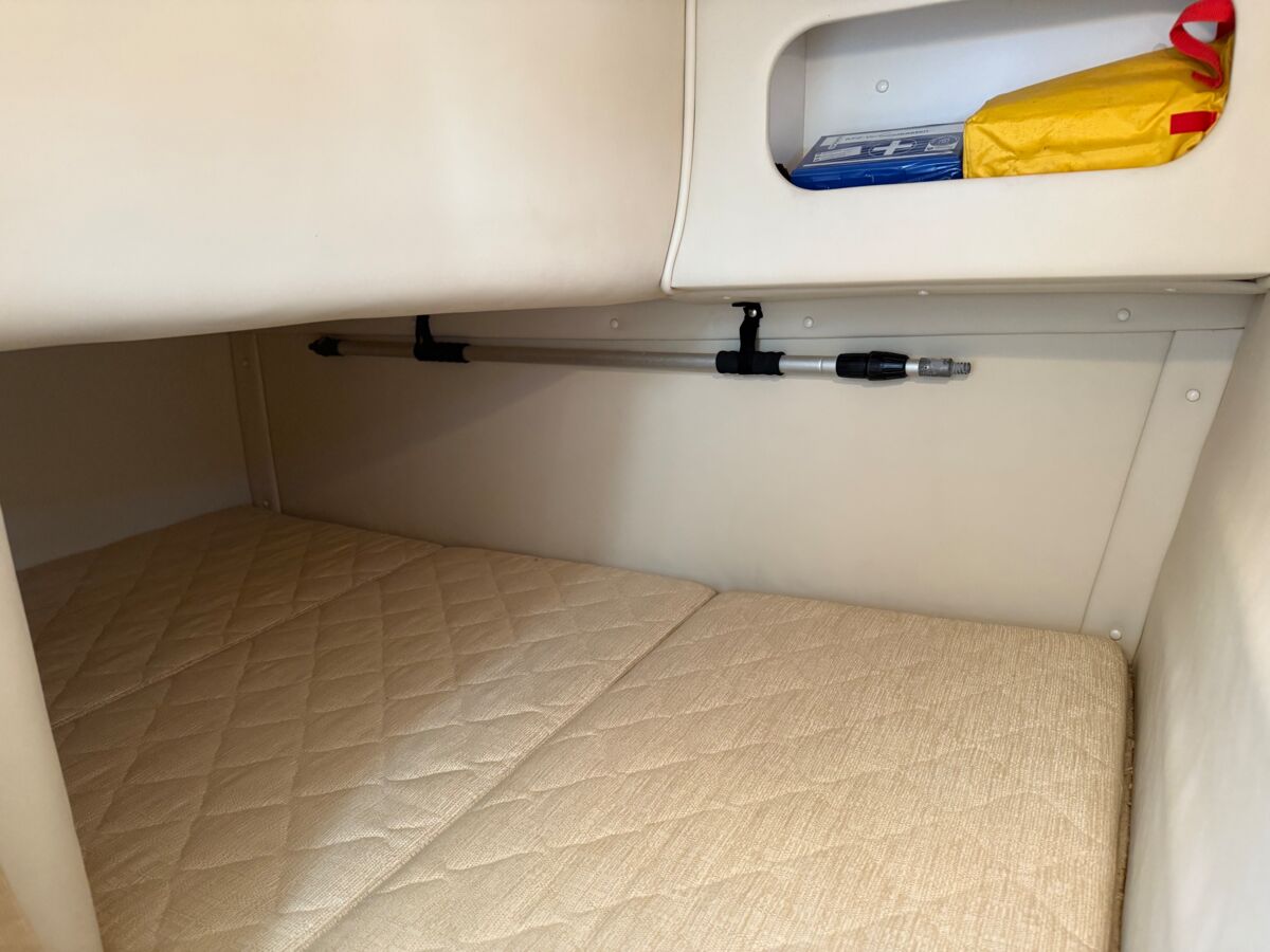 Motoryacht Monterey 270 Cruiser Sailing World Yachtmakler 25