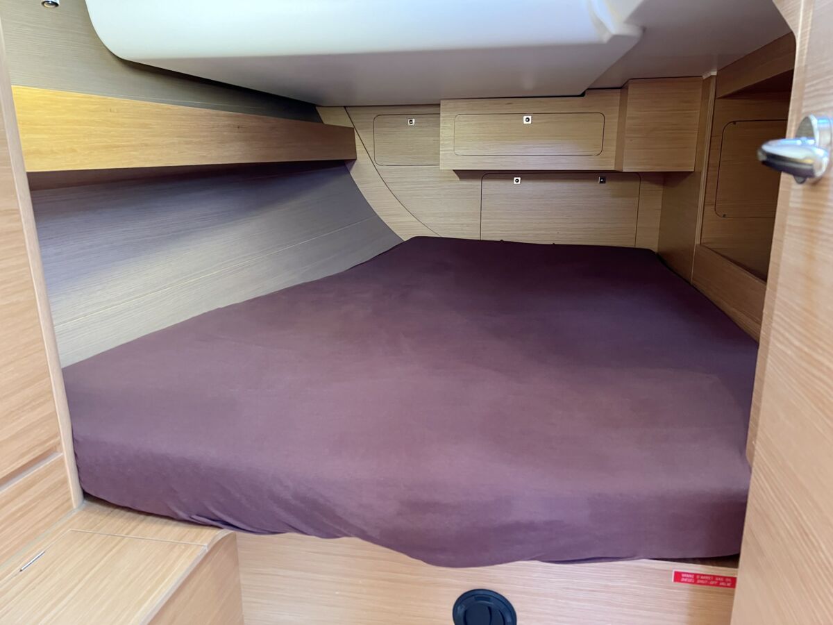 Sailing Yacht Dufour 382 Sailing World Yachtbrokers Heiligenhafen 7