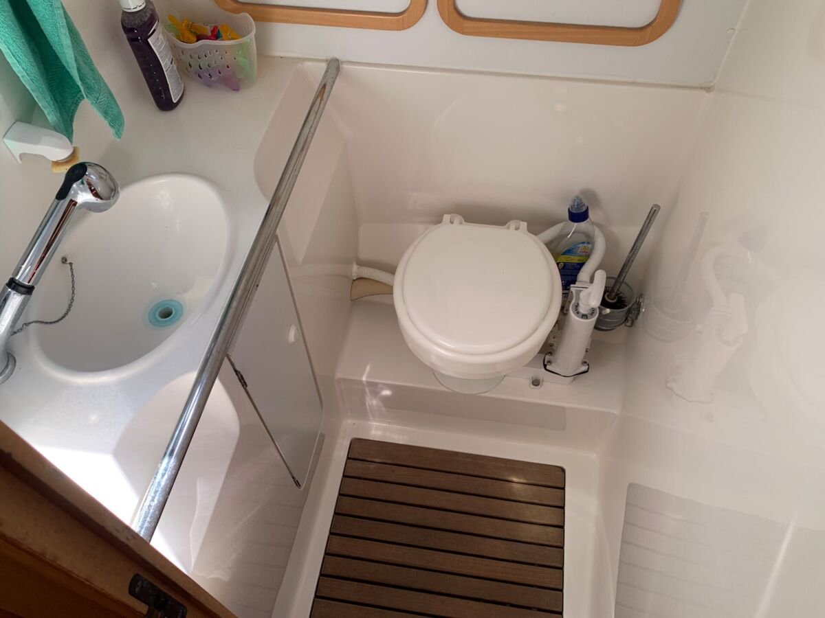 Sailing Yacht Feeling 39 DI Sailing World Yachtbrokers 13