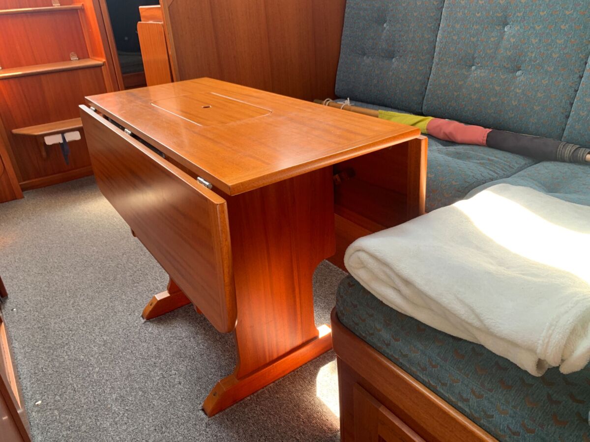 Sailing Yacht Hallberg-Rassy 34 Sailing World Yachtmakler Heiligenhafen 24