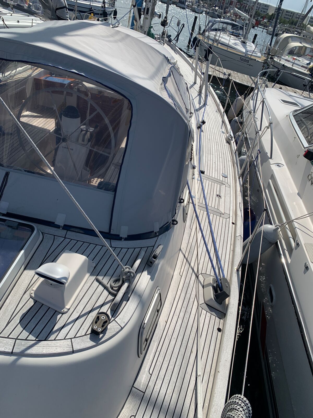 Sailing Yacht Hallberg-Rassy 42 F Sailing World Yachtbrokers Heiligenhafen 10