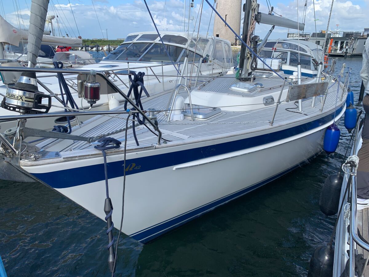 Sailing Yacht Hallberg-Rassy 42 F Sailing World Yachtbrokers Heiligenhafen 4