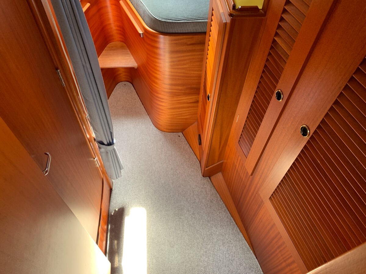 Sailing Yacht Hallberg-Rassy 42 F Sailing World Yachtbrokers Heiligenhafen 44