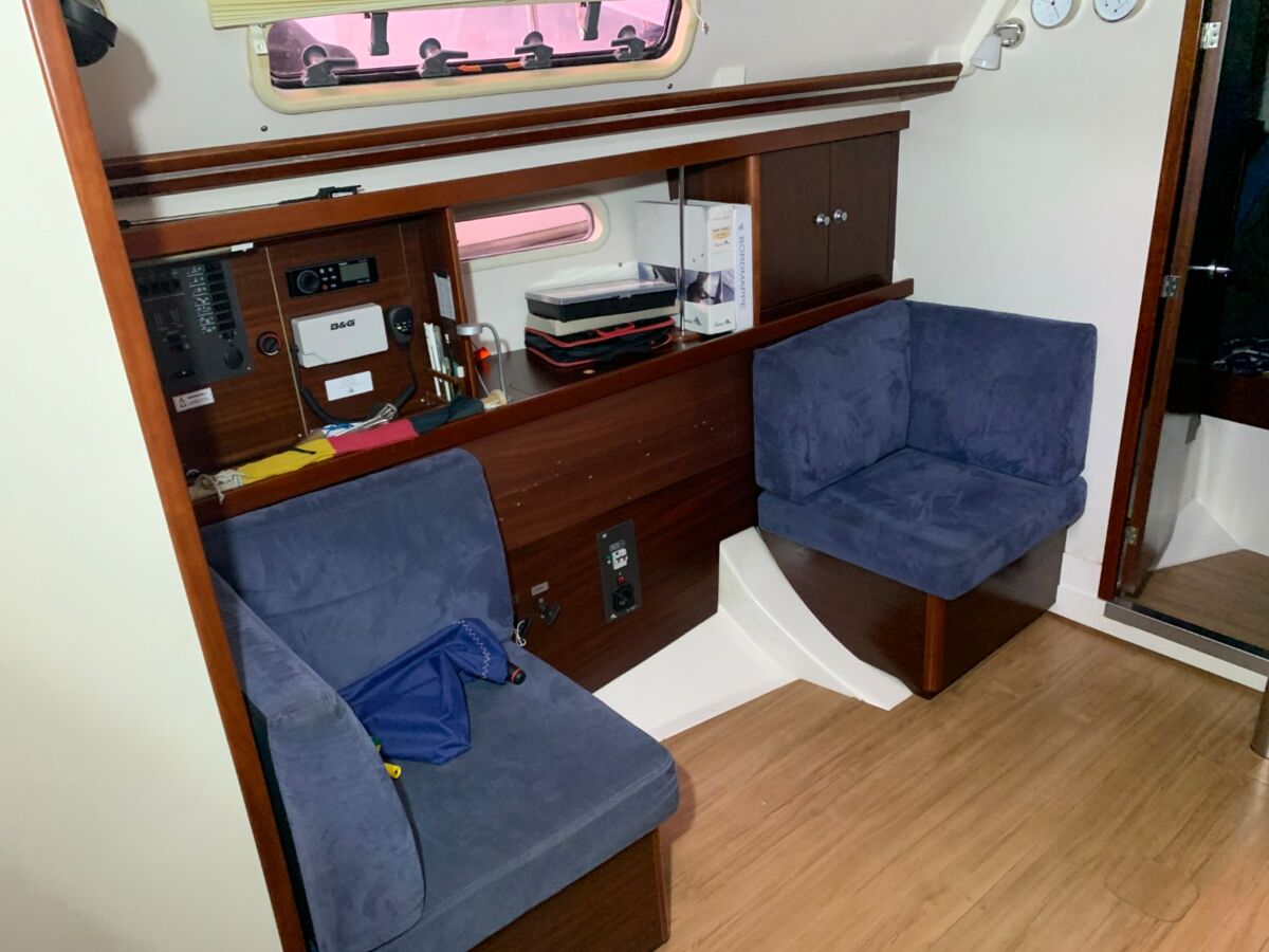 Sailing Yacht Hanse 375 Sailing World Yachtbrokes Heiligenhafen (7)