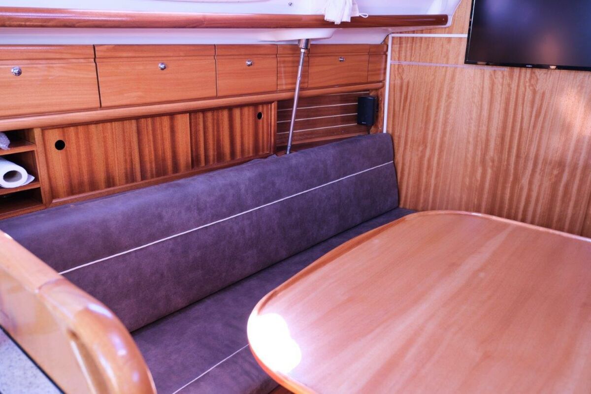 Segelyacht Bavaria 30 Cruiser Sailingworld Yachtmakler Heiligenhafen 6