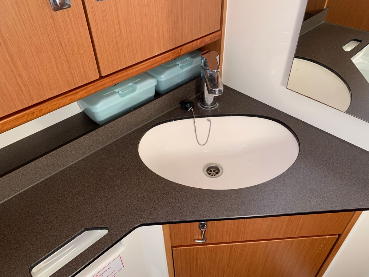Segelyacht Bavaria Cruiser 33 Sailing World Yachtbrokers Heiligenhafen 35