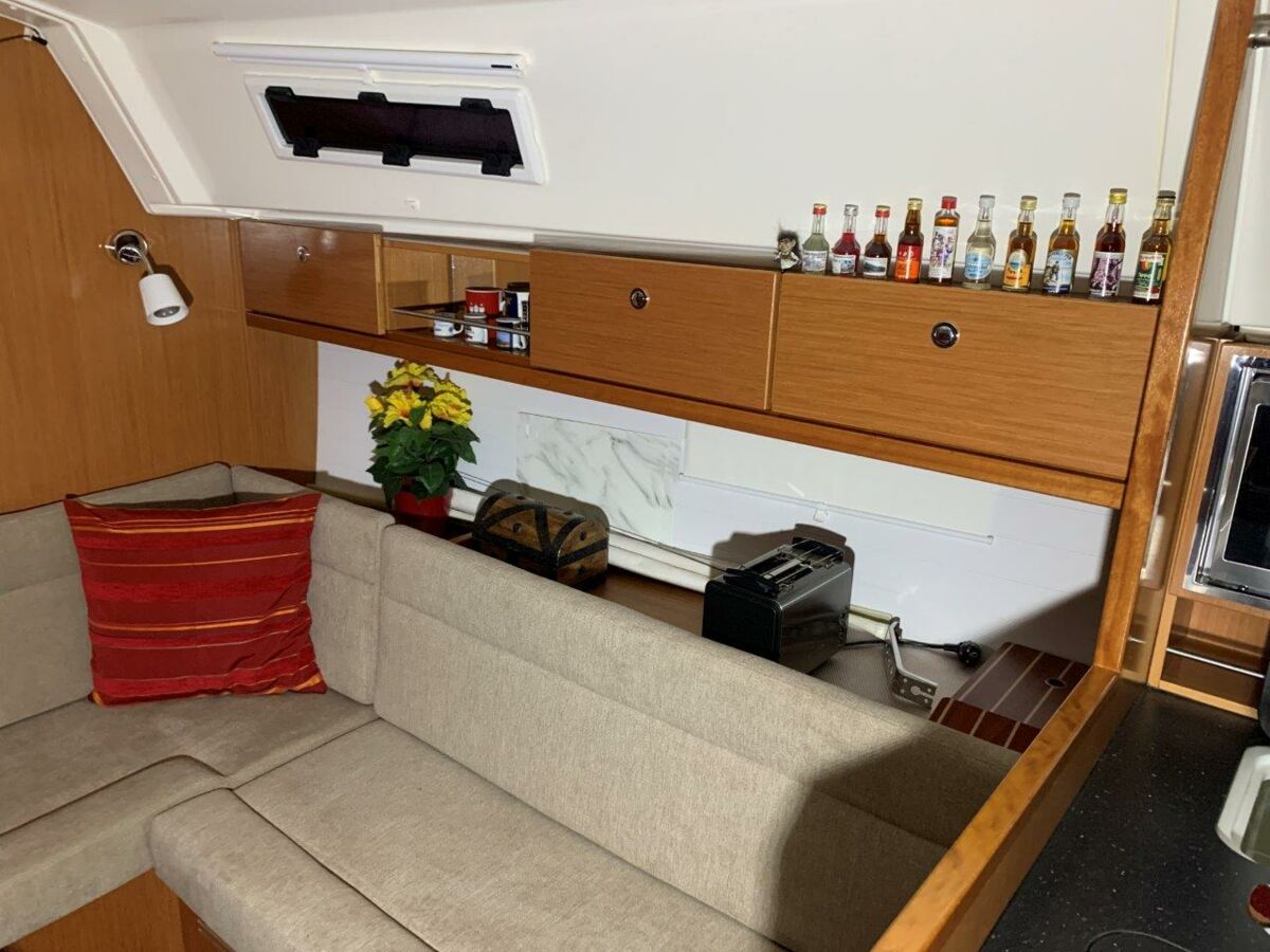 Segelyacht Bavaria Cruiser 36 Sailing World Yacht Brokers Heiligenhafen 15
