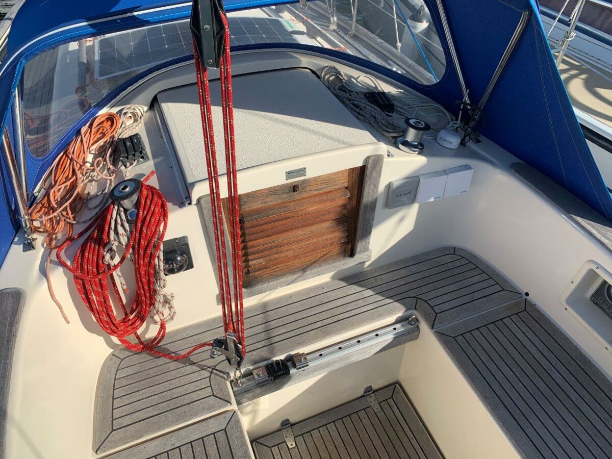Segelyacht Hallberg-Rassy 29 Fehmarn Sailing World Yachtmakler 13