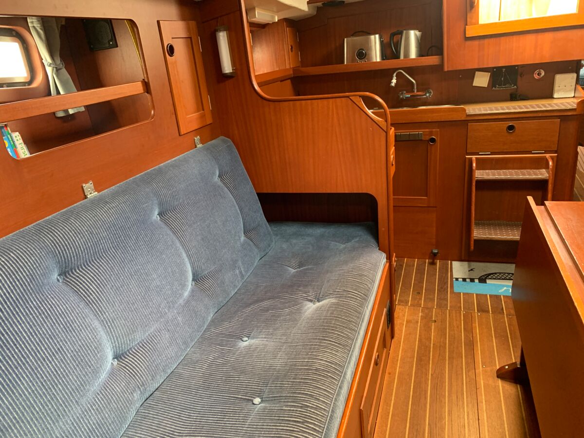 Segelyacht Hallberg-Rassy 352 Scandinavia by Sailing World Yachtbrokers Heiligenahafen 22
