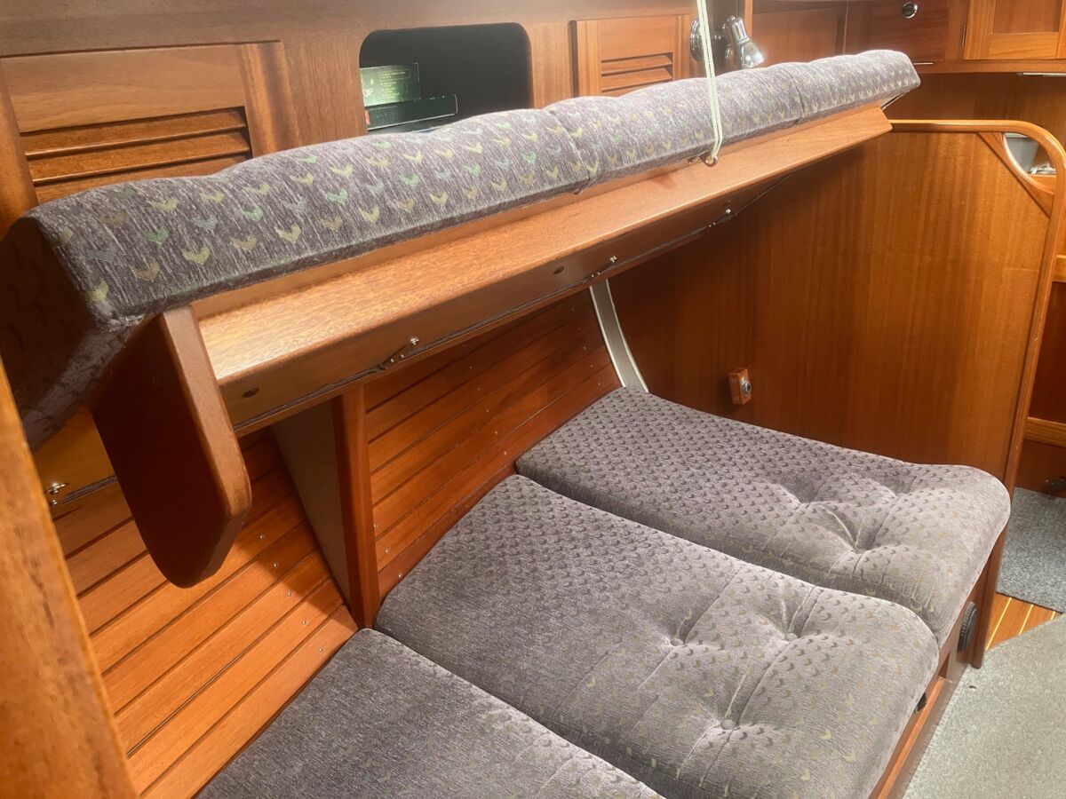 Segelyacht Hallberg-Rassy 36 MK II Sailing World Yachtmakler 31
