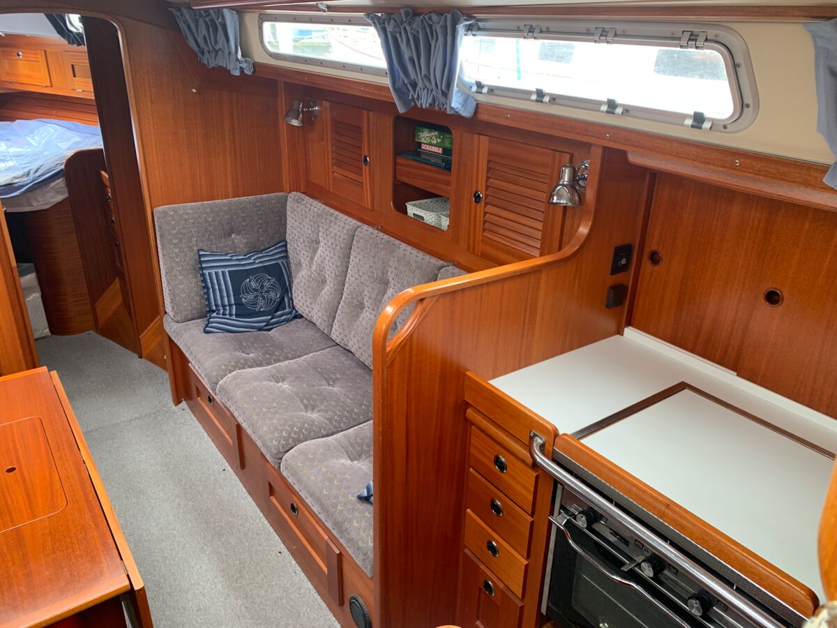 Segelyacht Hallberg-Rassy 36 MK II Sailing World Yachtmakler 6