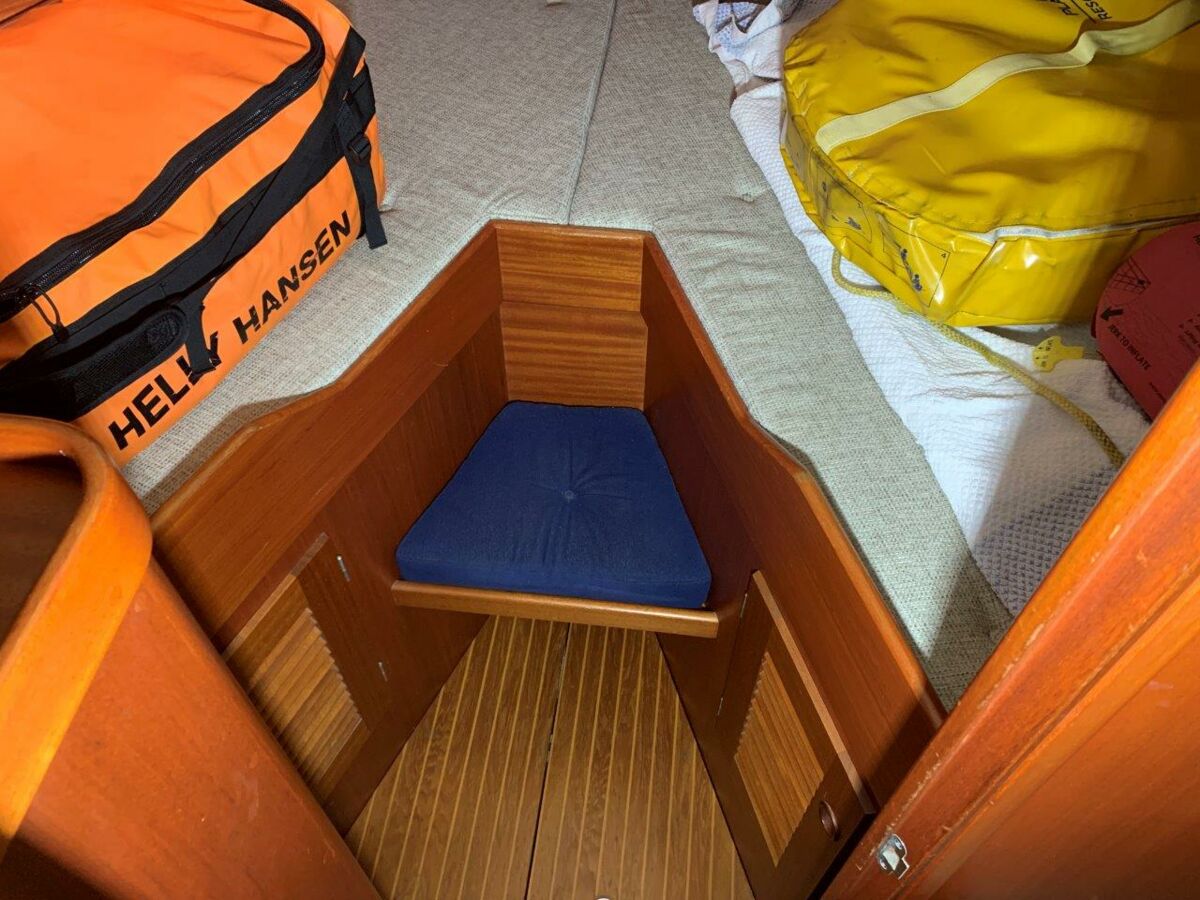 Segelyacht Hallberg-Rassy 45 Sailing World Yachtmakler   (23)